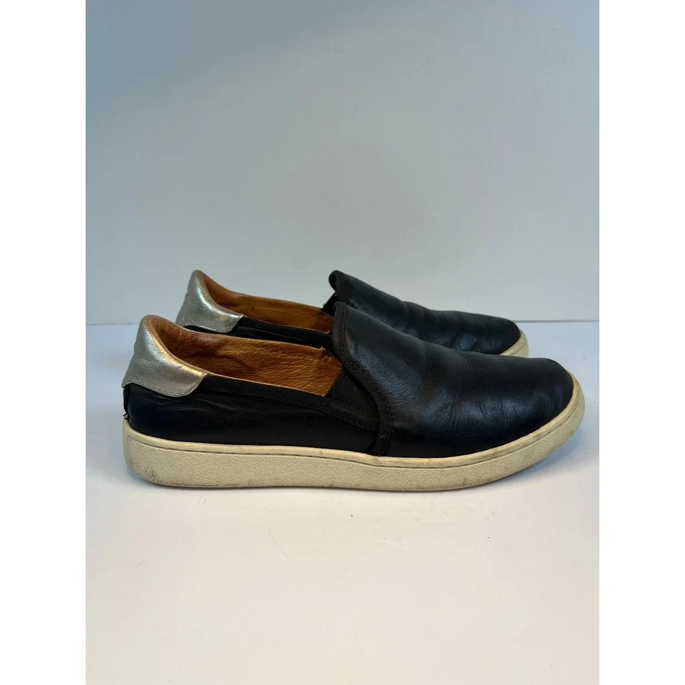 UGG Cas Black Leather Slip On Sneakers Gold Heel 1019108 Womens 8